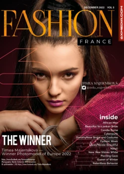 Portfolio Modelka w sesji zdjęciowej do magazynu Fashion France w stylizacji dobranej przez Anię Śmiechowską